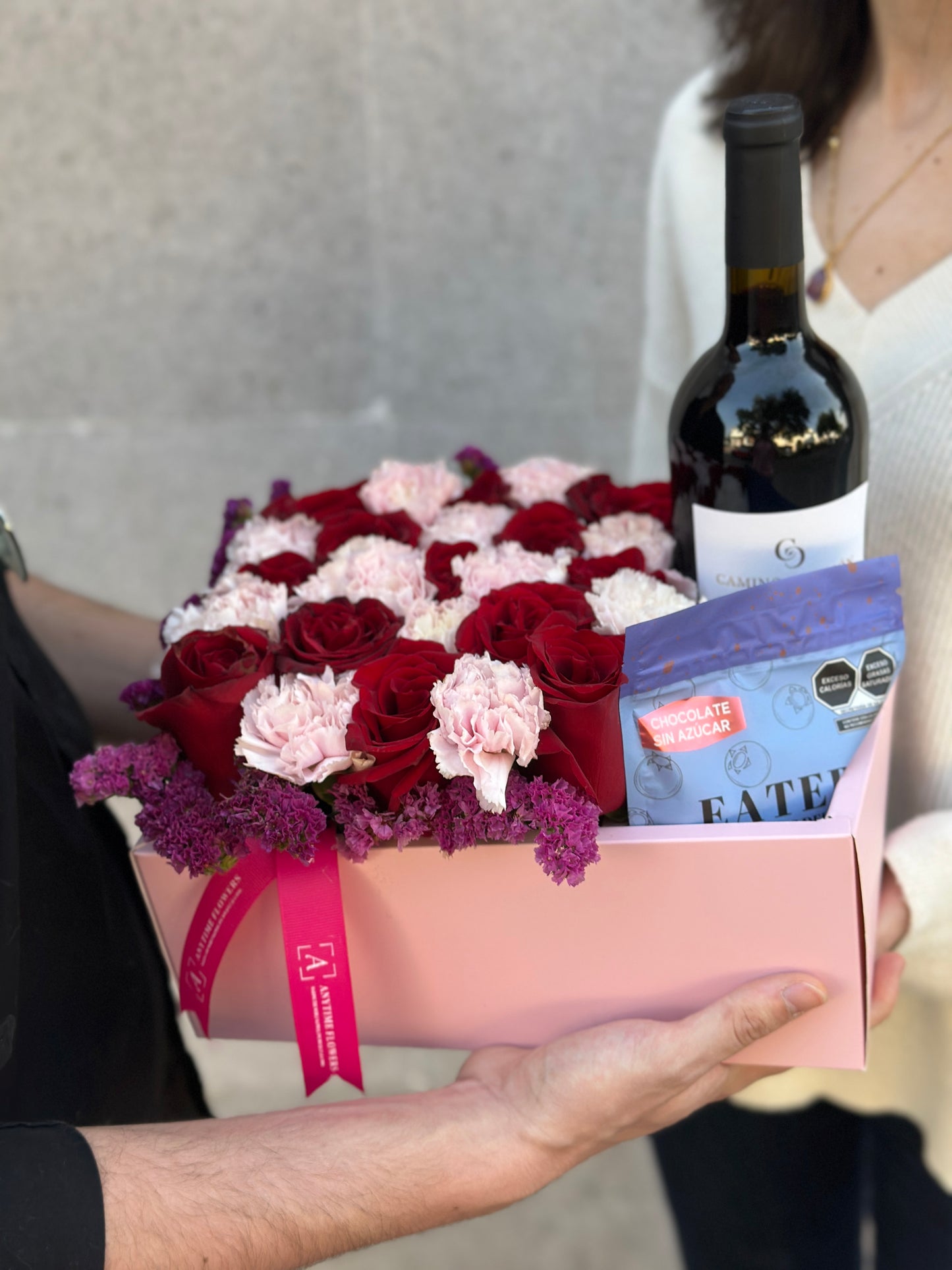 Arreglo en caja cuadrada con cobertura - Valentine's edition