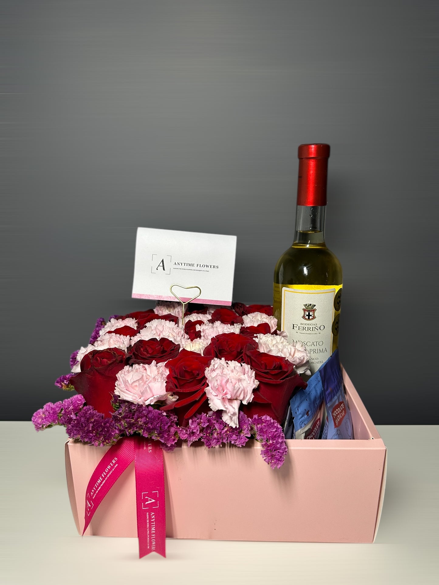 Arreglo en caja cuadrada con cobertura - Valentine's edition